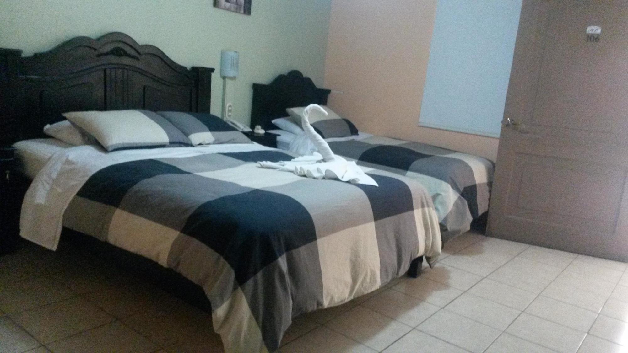 Hotel Eskalima Alajuela Екстериор снимка