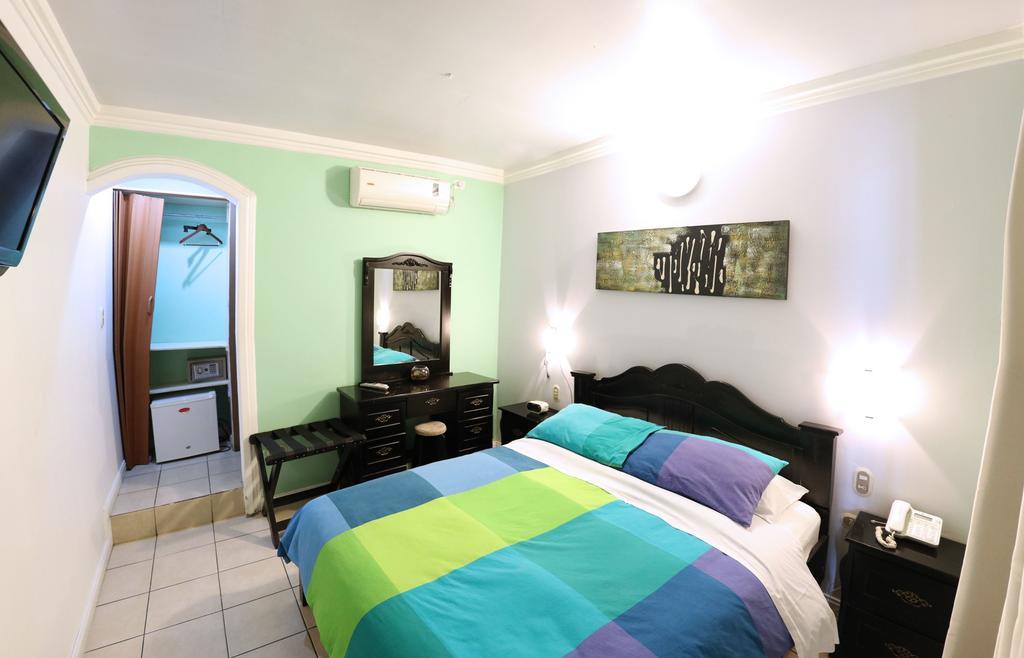Hotel Eskalima Alajuela Екстериор снимка