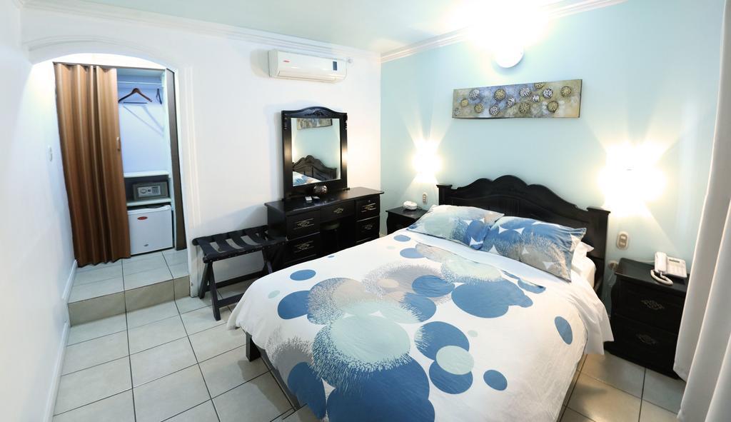 Hotel Eskalima Alajuela Екстериор снимка