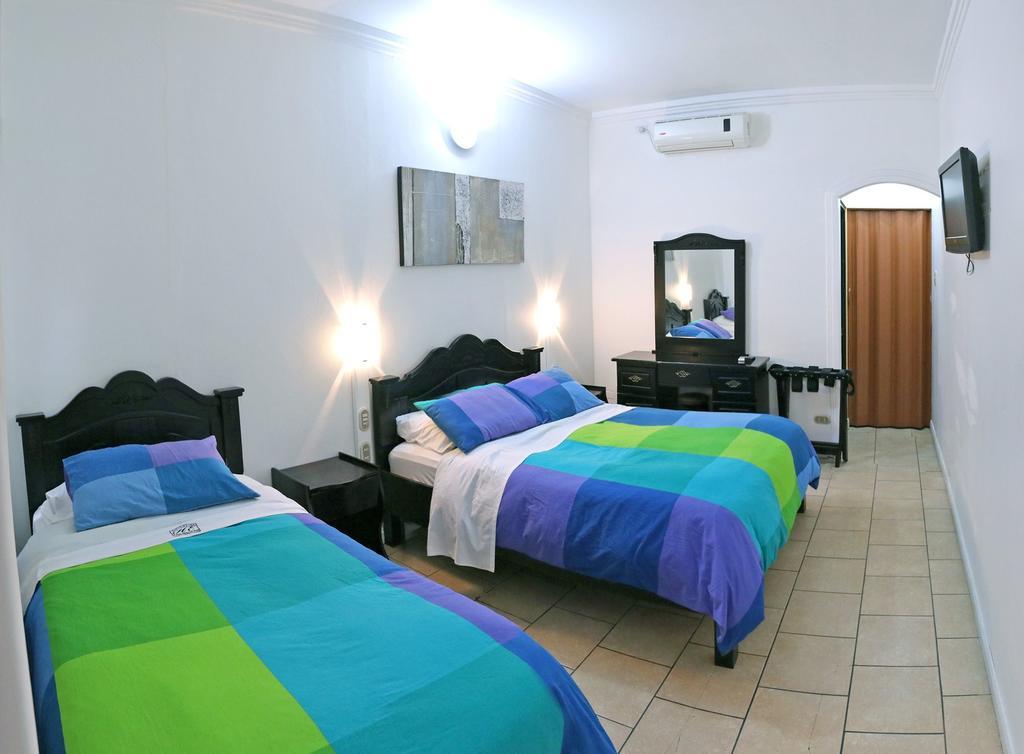 Hotel Eskalima Alajuela Екстериор снимка