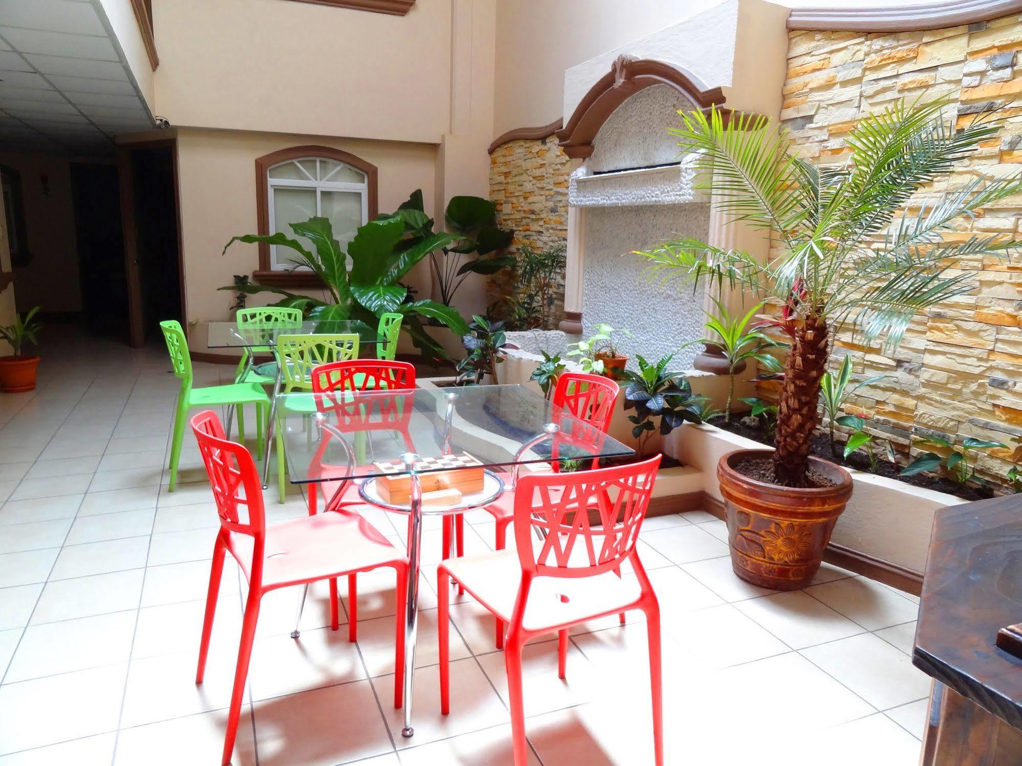 Hotel Eskalima Alajuela Екстериор снимка
